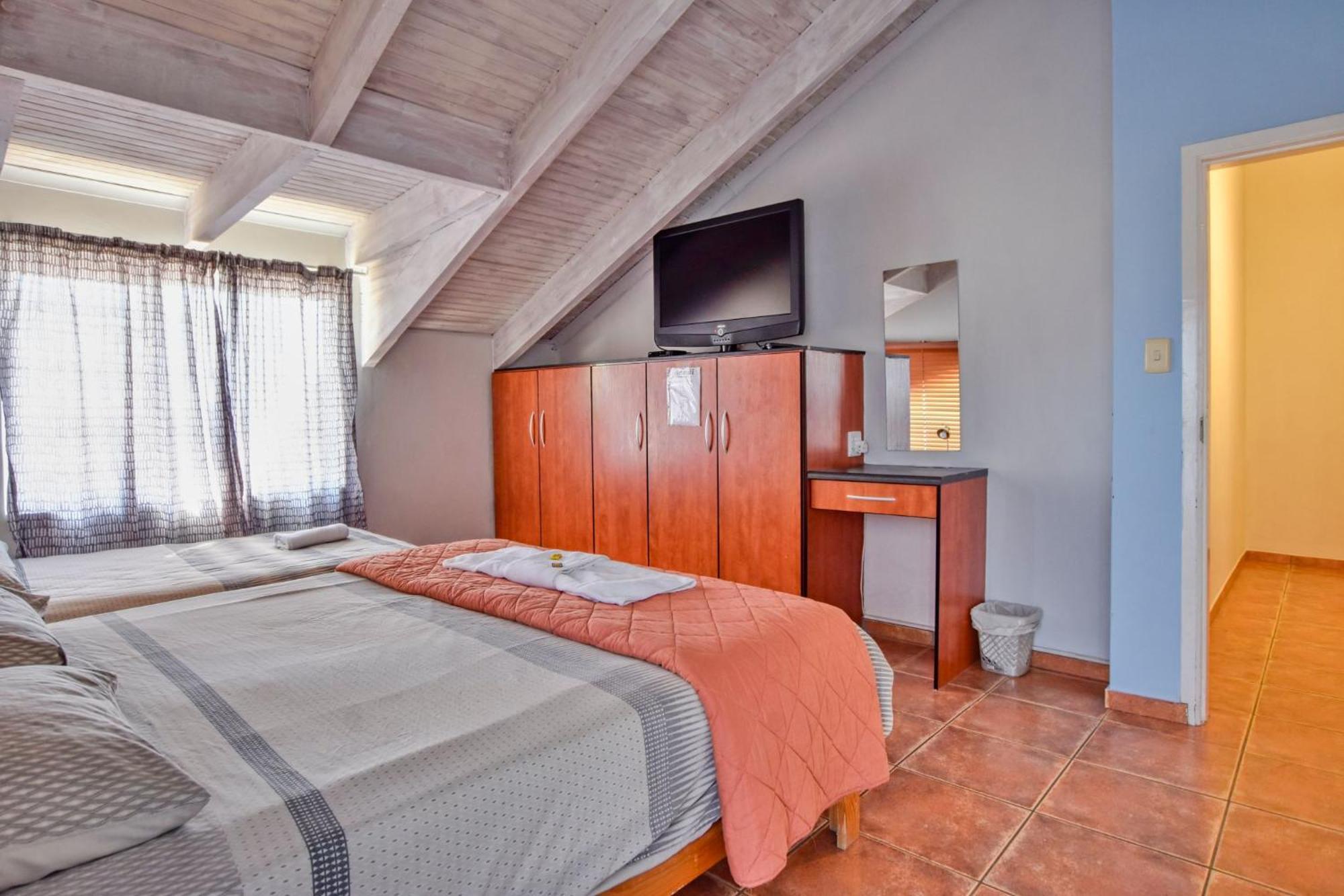 Anandi Guesthouse Свакопмунд Экстерьер фото